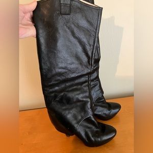 Damaged 9 West Foldover Leather Boots